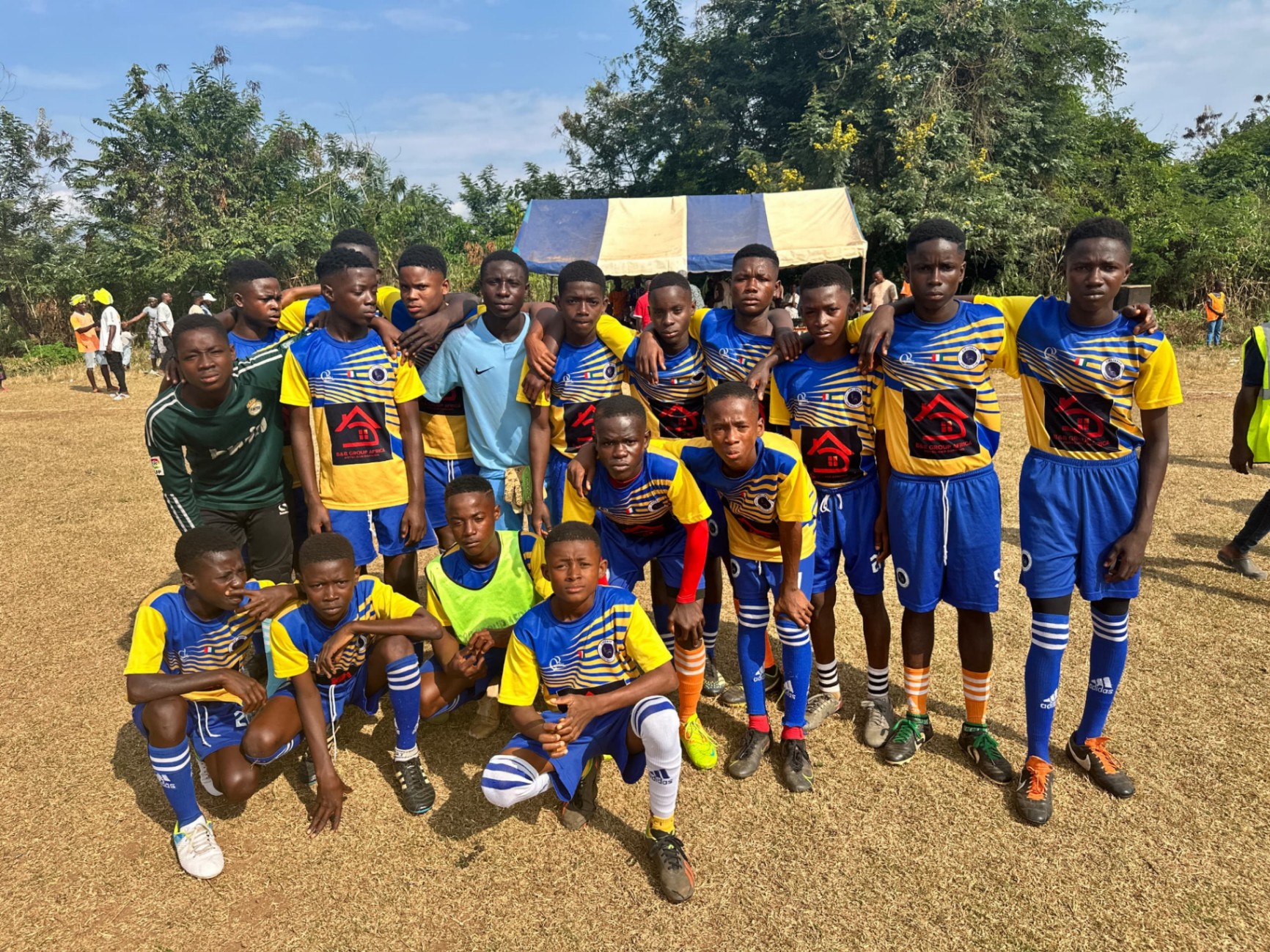 Jeunes footballeurs du centre de formation lors d'une rencontre